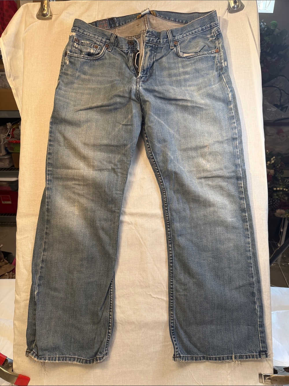 Lucky Brand Men's Light Wash Relaxed Straight Jeans